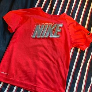 Nike Boys Size 7 TShirt
